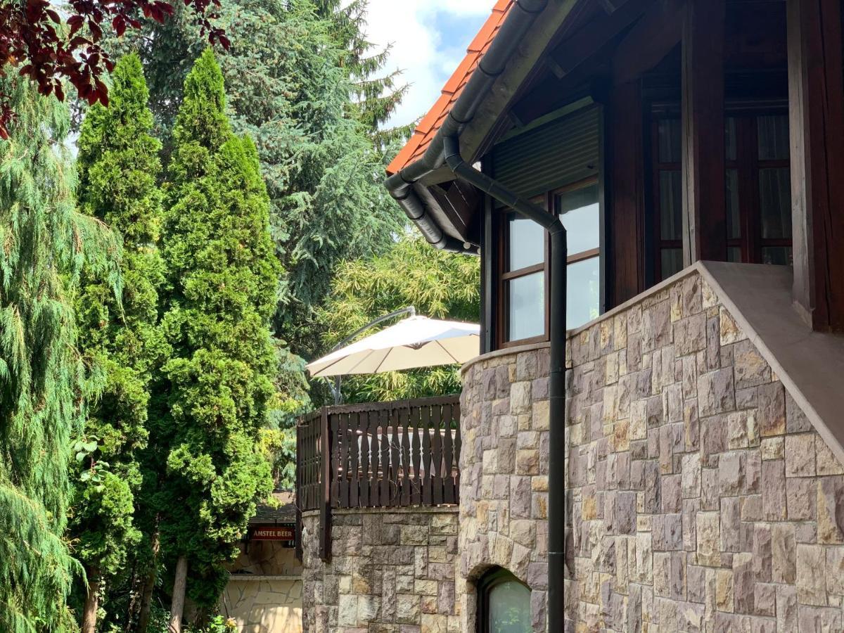 Tulipan Vendeghaz Hotel Mişcolţ Exterior foto